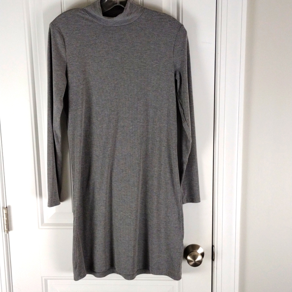 H&M Gray Ribbed Turtleneck Dress Size Small - Picture 1 of 6